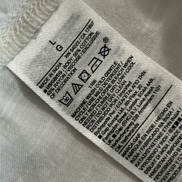 GAP White Ruffle Sleeve Blouse size large - Picture 7 of 8